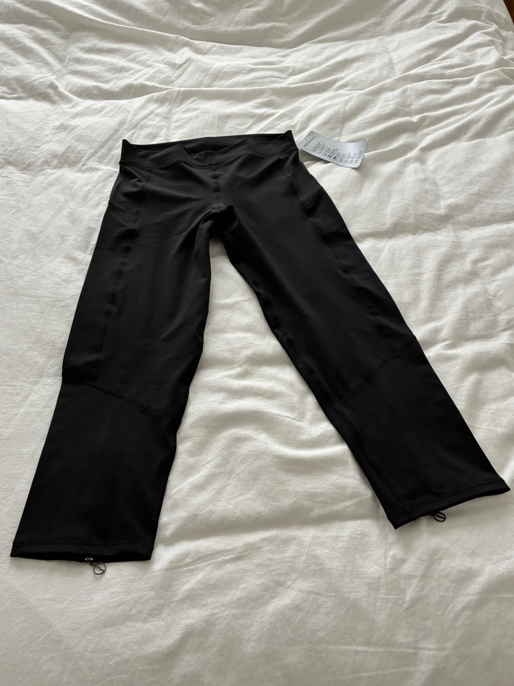 Black Athletic Cropped Leggings